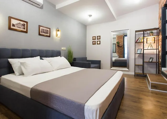 Cozy Apartment In The Center - Podilskyi Lane 7