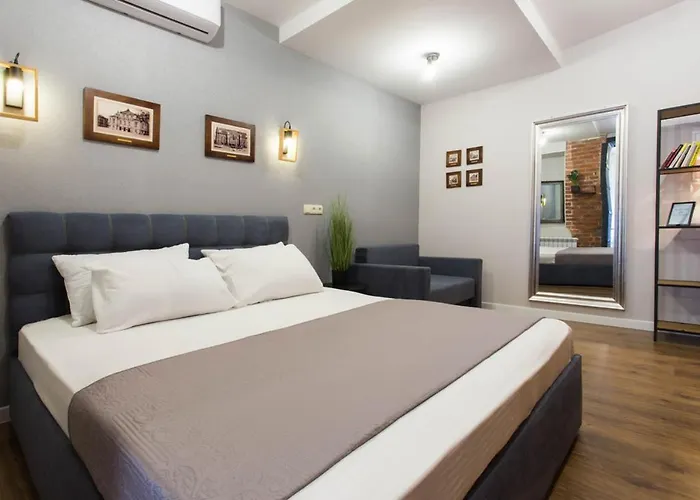 Cozy Apartment In The Center - Podilskyi Lane 7